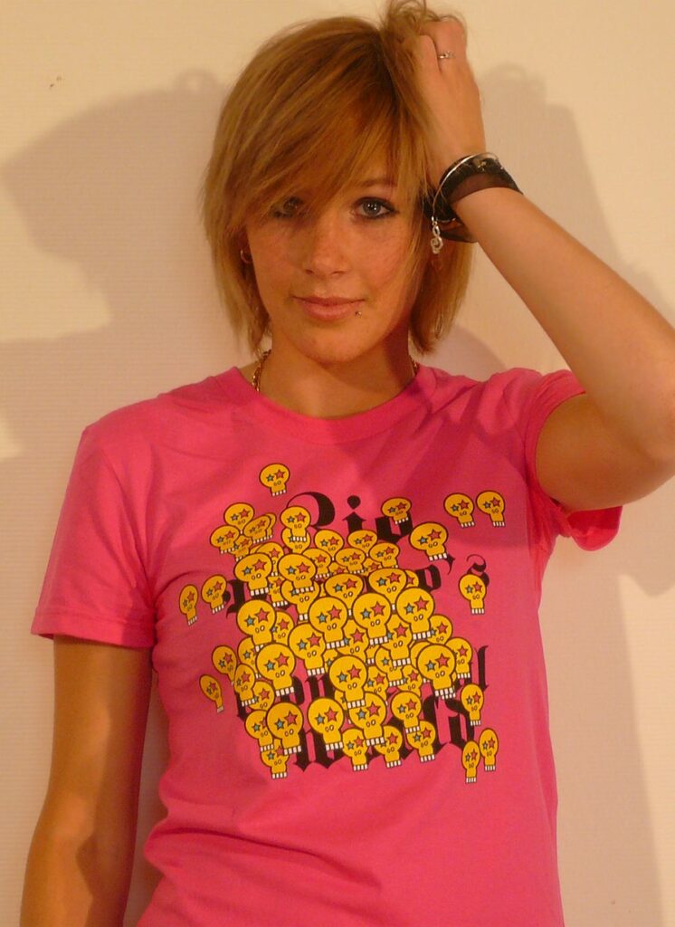 T-shirt Têtes jaunes porté